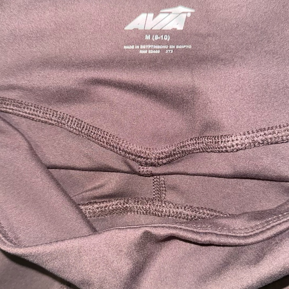 Like new size M Avia flare leggings